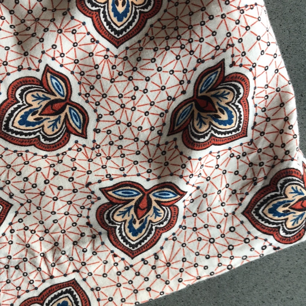 H&M viscose printed lightweight shorts - Picture 3 of 7